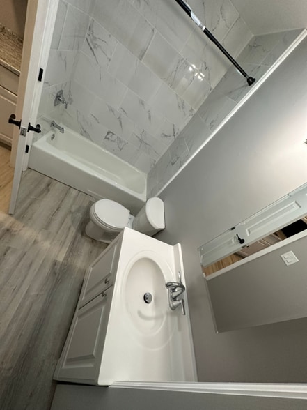 Building Photo - 6121 N Wagon Trail Rd