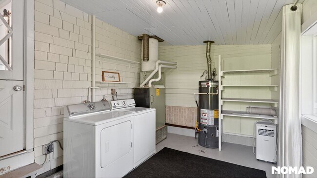 Building Photo - Charming 2BR House in Engelwood