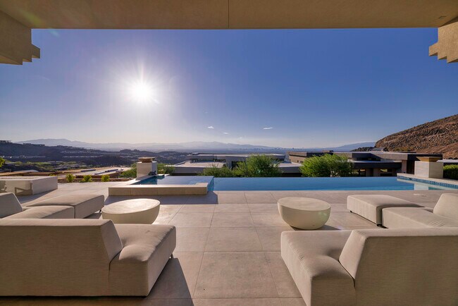 Building Photo - 663 Palisade Rim Dr