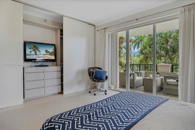 Building Photo - 19227 Fisher Island Dr