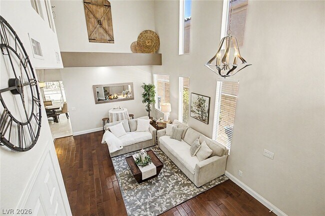 Building Photo - 2025 Shining Feather Ln