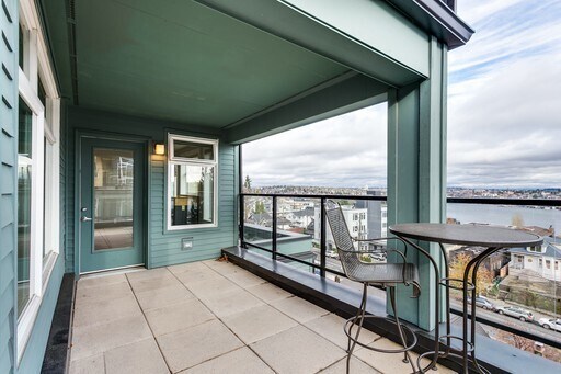 Building Photo - East Queen Anne Seattle 2 Bedroom Apartment for Rent | Lake Union Views, Rooftop Deck, In-Unit La...
