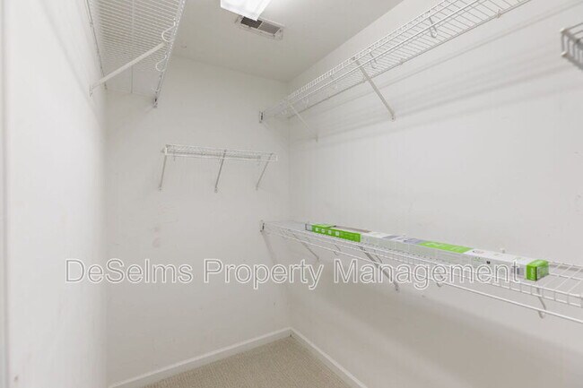 Building Photo - 1405 S Glenleigh Ct