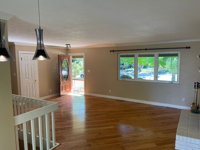 Building Photo - 7480 Mount Meeker Rd