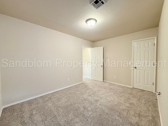 Building Photo - 4031 Rawson Rd