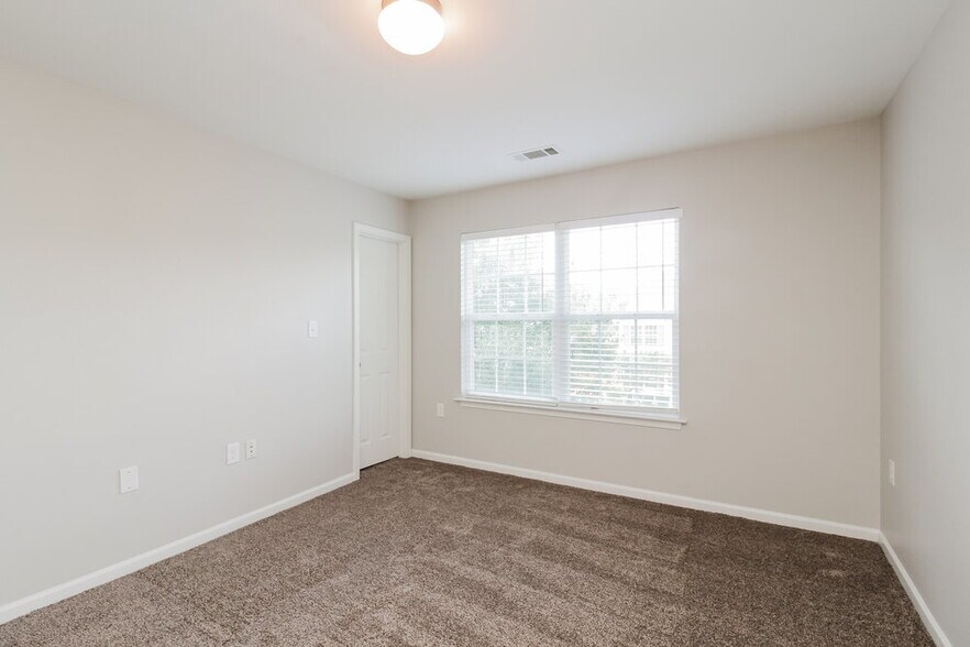 Building Photo - 1220 Chaser Ridge Ct
