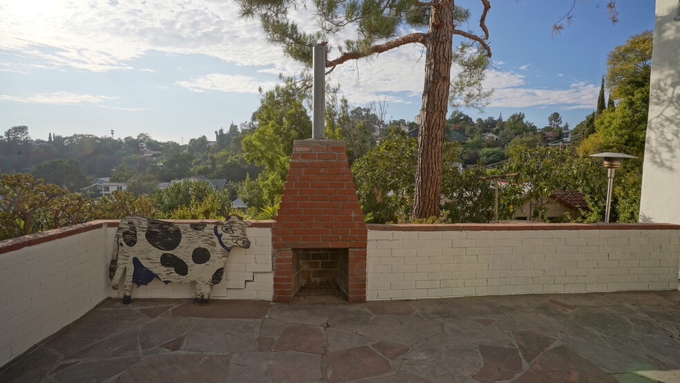 Building Photo - 1560 Cerro Gordo St