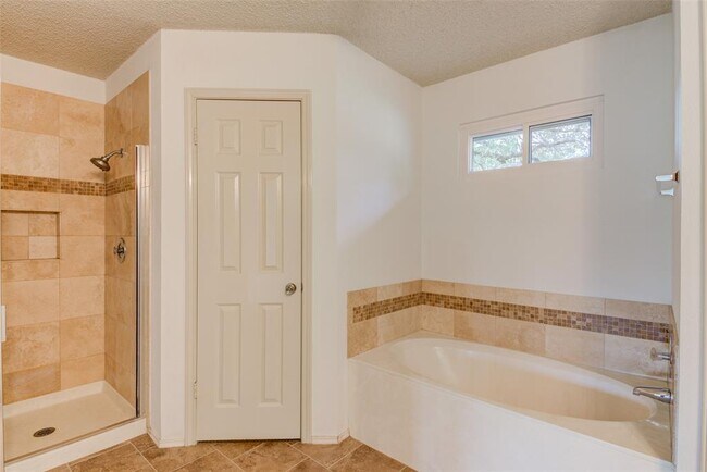 Building Photo - 8406 La Naranja Cove