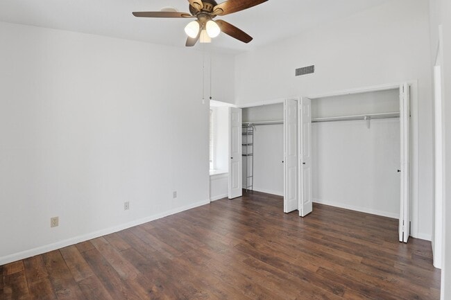 Building Photo - 100 Bay Point Dr