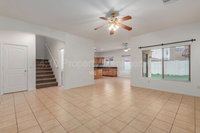 Building Photo - 2644 E Chester Dr