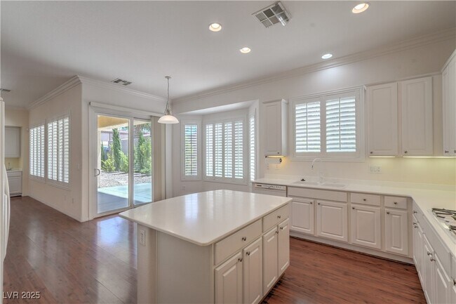 Building Photo - 2180 Waterton Rivers Dr