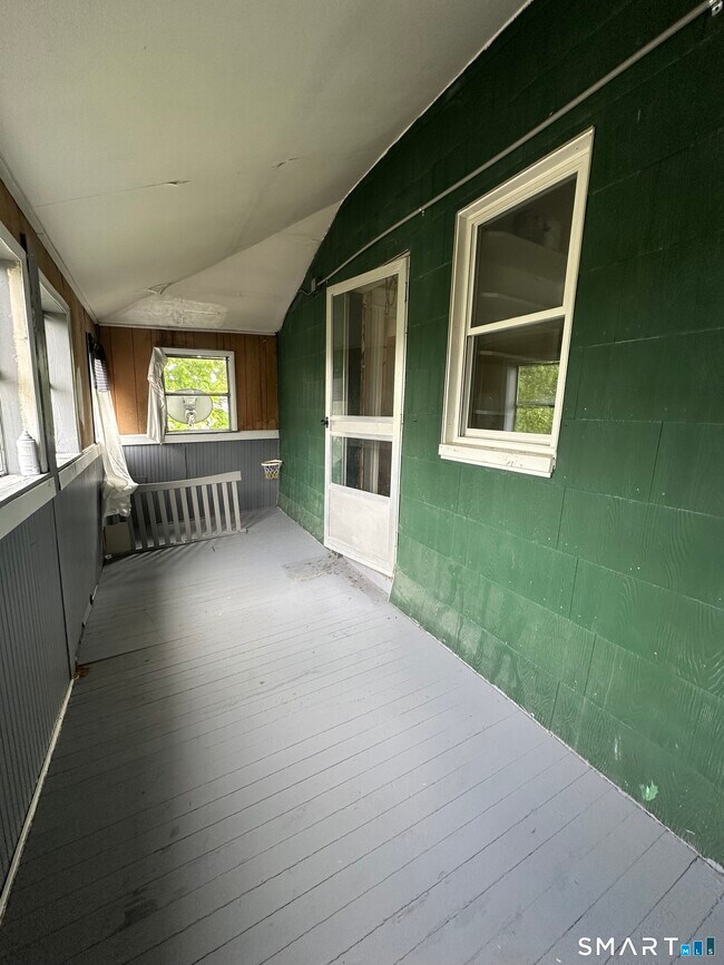 Building Photo - 60 Poplar St