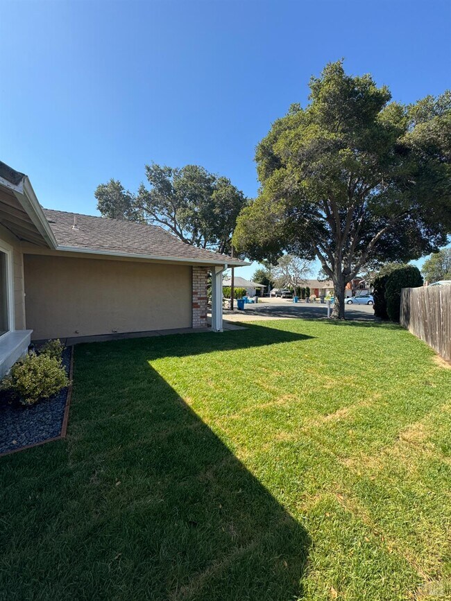 Building Photo - 120 Merrimac Ct