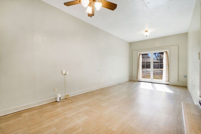 Building Photo - Updated 4 Bedroom Home in South College Heights