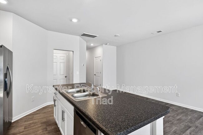 Building Photo - 3705 Nathans Wy