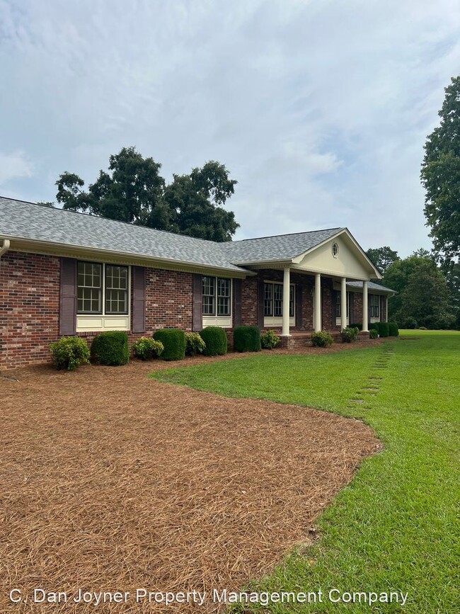 Building Photo - 4 br, 2 bath House - 205 Hammett Road