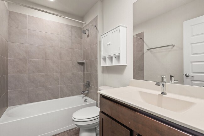 Building Photo - 2612 Golden Palms Ln