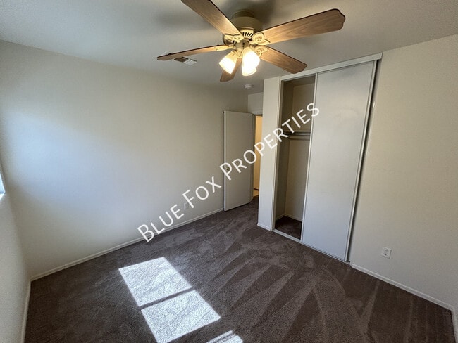 Building Photo - 2021 W Menzel Dr