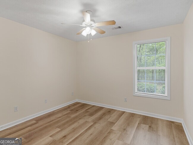 Building Photo - 520 Butler Bridge Dr