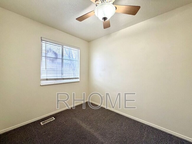 Building Photo - 326 Fenton Ave