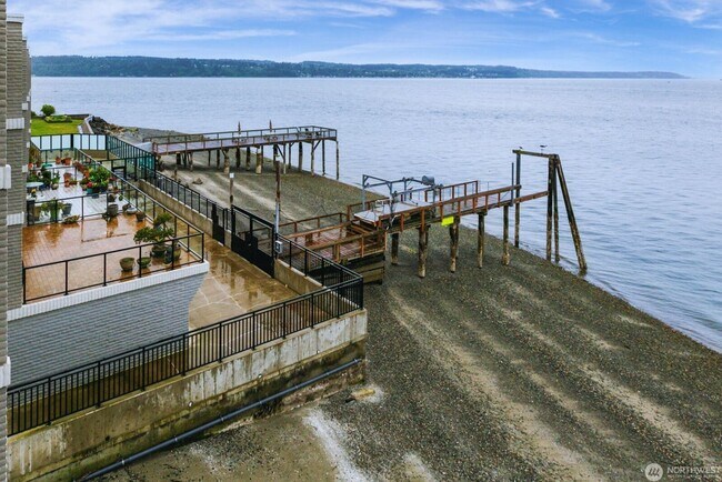 Building Photo - RARE on the Waterfront, beach, Sound view ...