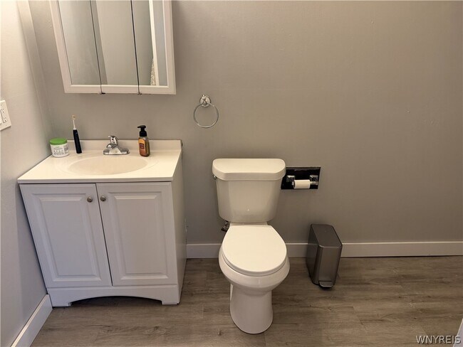 Building Photo - 370 Virginia St