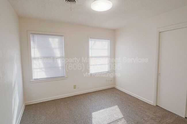 Building Photo - 3012 49th St