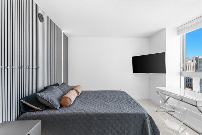 Building Photo - 90 SW 3rd St