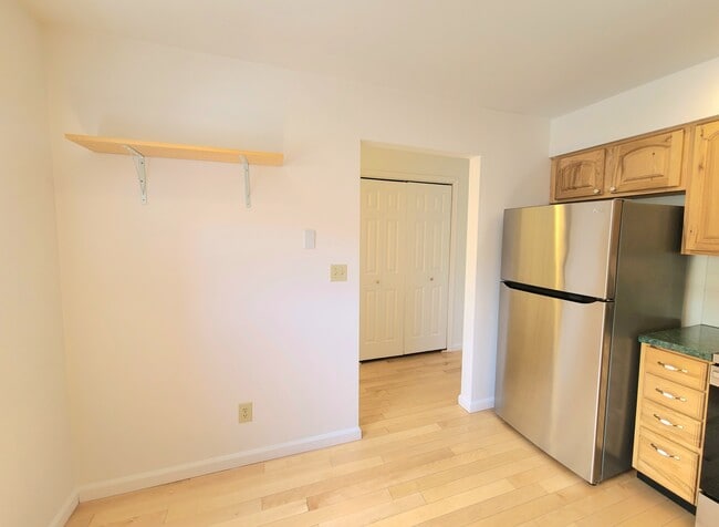 Building Photo - 404 Briarwood Ct