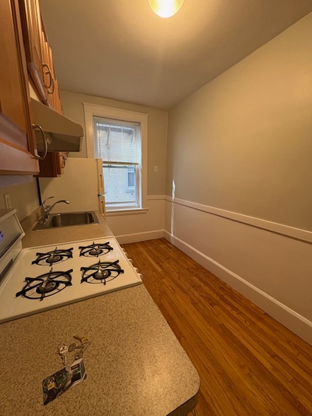 Building Photo - 156 Summer St