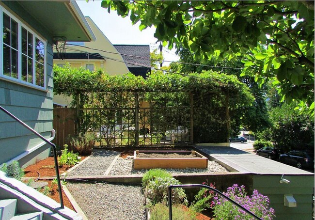 Building Photo - Updated One Bedroom in Beautifully Convert...