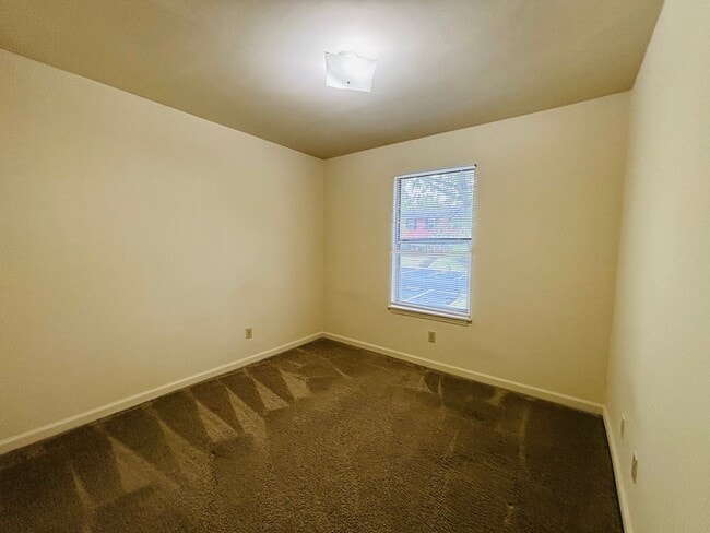 Building Photo - 208 Pheasant Run Dr