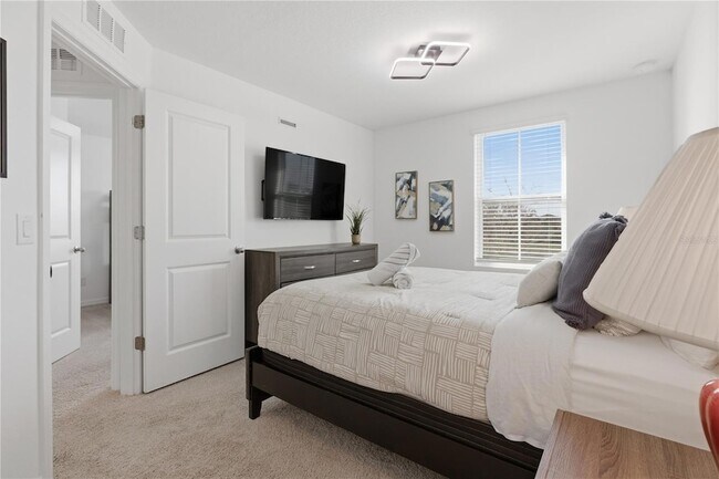 Building Photo - 710 Longboat Dr