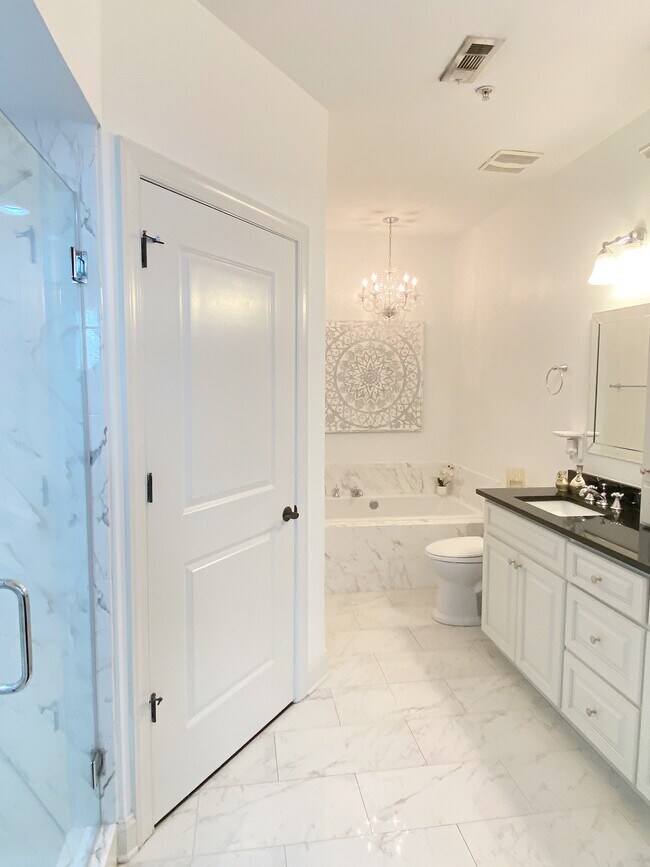 Master Bath - 21 George St