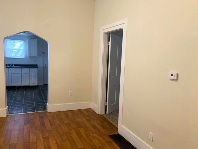 Building Photo - 921 N 10th St