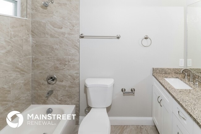 Building Photo - 505 Waller St