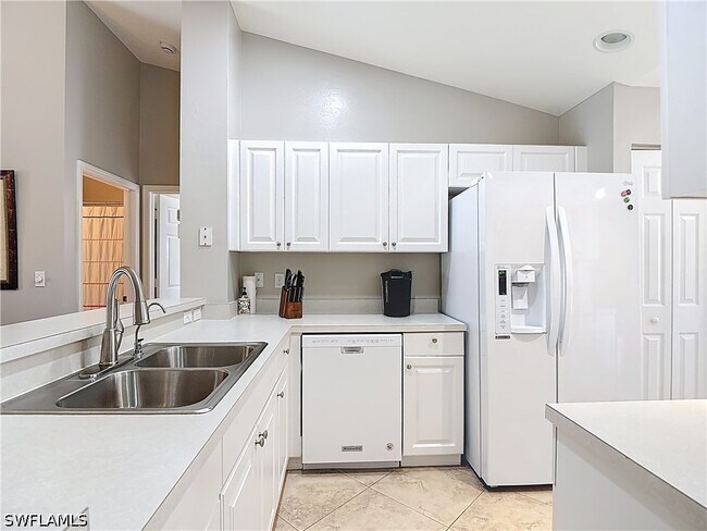 Building Photo - 4970 Deerfield Way