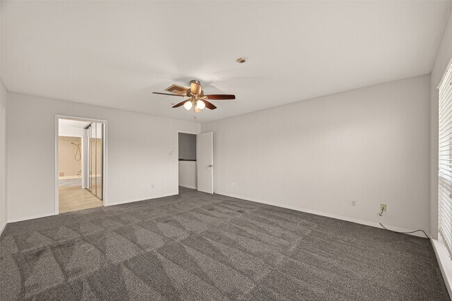 Building Photo - 7655 S Braeswood Blvd