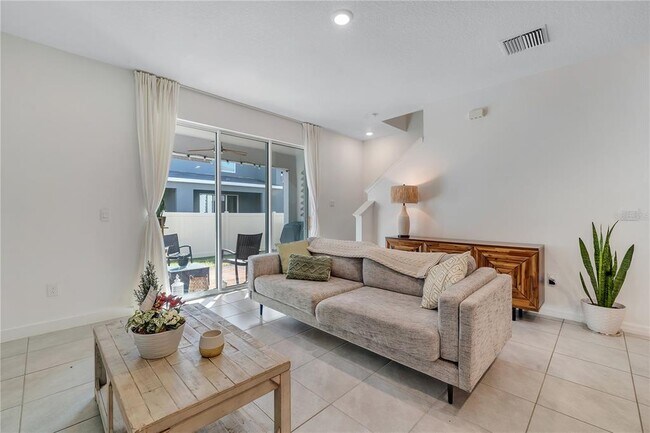 Building Photo - 2916 Peony Pr Ln