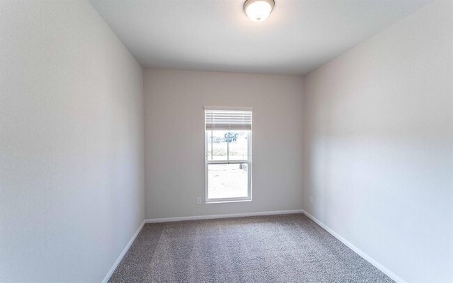 Building Photo - 141 Yellowstone Dr