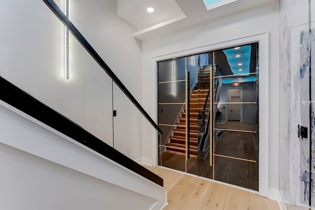 Building Photo - 2111 Cahal Ave