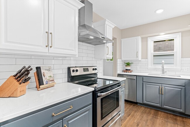 Building Photo - 4295 Oak Dr Ln