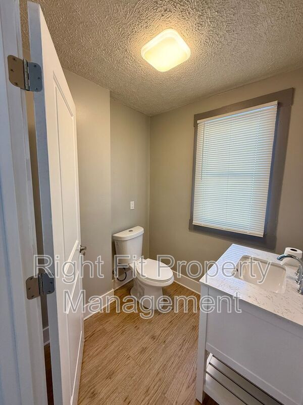 Building Photo - 255-257 Fountain Avenue