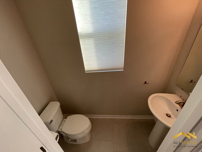 Building Photo - 13532 Fountainbleau Dr