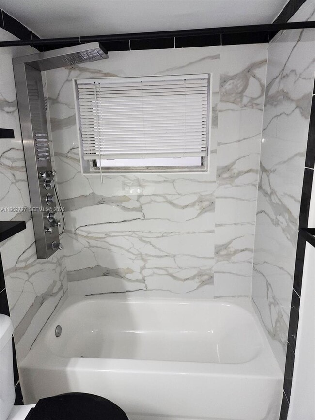 Building Photo - 2101 Normandy Dr