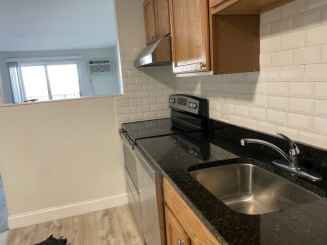 Building Photo - 47-147 Princeton St