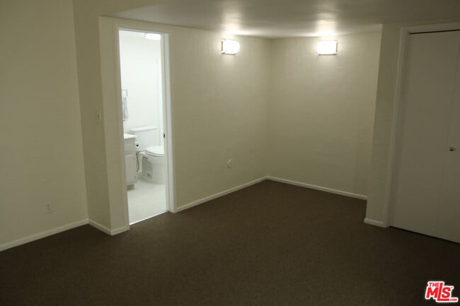 Building Photo - 7711 W 82nd St