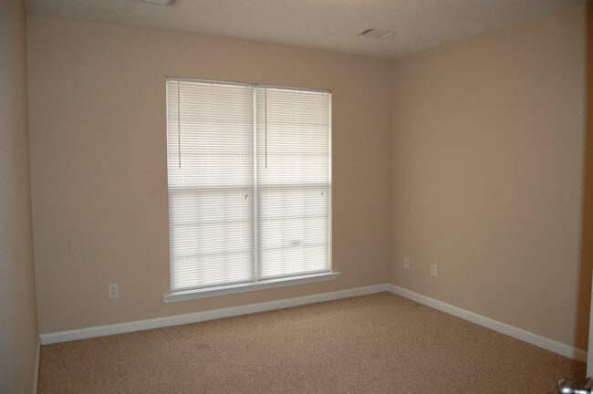 Building Photo - 900 Watsonia Dr