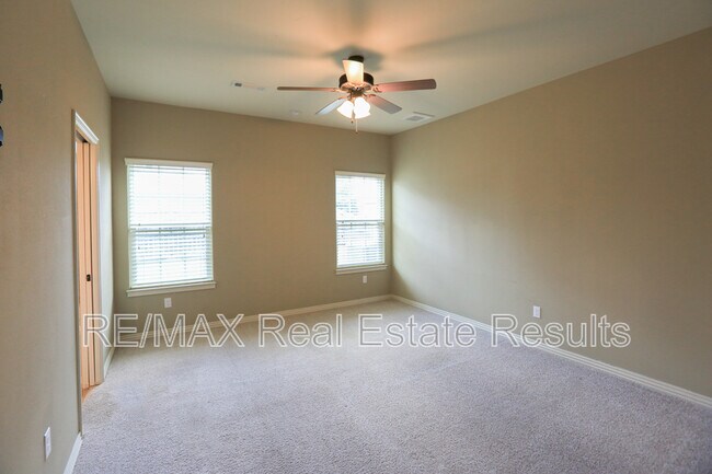 Building Photo - 626 N Tennyson Ln
