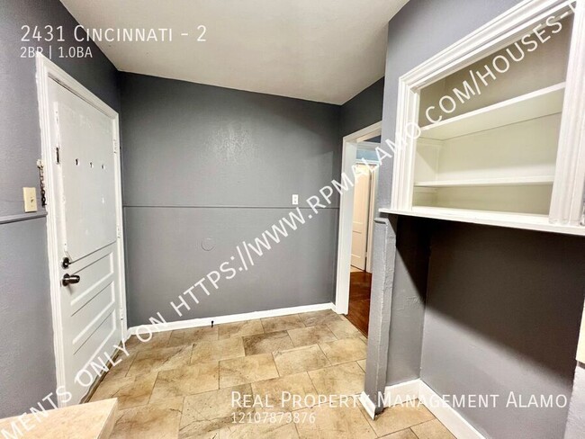 Building Photo - **MOVE-IN SPECIAL!!** MUST SEE! Convenient...